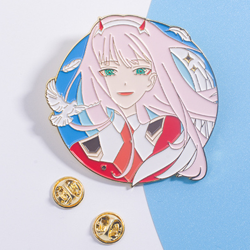 Anime Cosplay Zero Two - アニメダーリン・イン・ザ・フランキスゼロツーバッジコスプレ衣装アクセサリーブローチピン漫画バックパックペンダント金属小道具ギフト